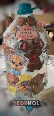 Hayvanları Koruma Günü için Mama Kabı Süsleri