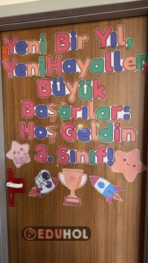 3. Sınıf kapı süsleme