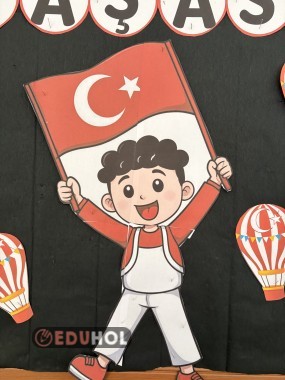 23 Nisan Pano Bayrak Tutan Çocuklar