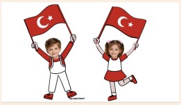 23 Nisan Bayrak Tutan Çocuklar