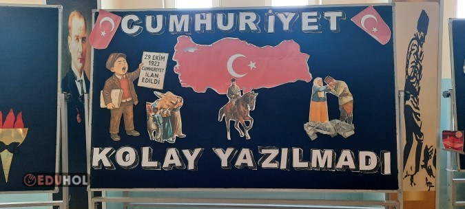 Cumhuriyet kolay yazılmadı pano