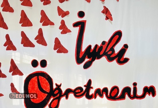 İyiki öğretmenim yazısı