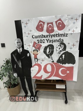Cumhuriyet 102 Yaşında Poster