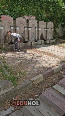 Eglenceli SU oyunlarindan:Sunger ile su taşıma.
Önce bardağı dolduran kazanır.😊
