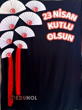 23 NİSAN KUTLU OLSUN YAZISI VE YUVARLAK BAYRAKLAR