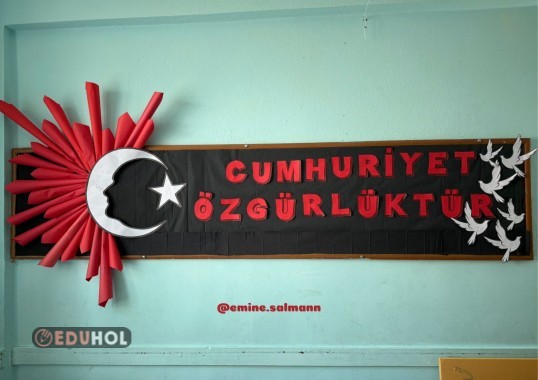 Cumhuriyet Bayramı Panomuz ( Atatürk Silüetli ay ve yıldız şablonu)