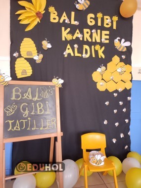 Arılı karne panosu arıları