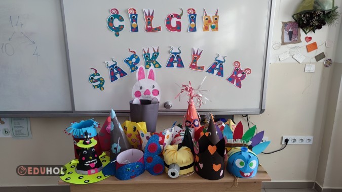 Çılgın Şapkalara Harf Şablonu