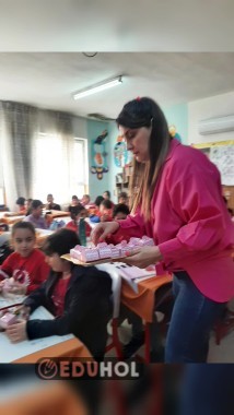 Mutlu bayramlar diliyor Adana Akkapı İlkokulu 3/ B ailesi❤ #İlknuröğretmeninçiçekleri💐